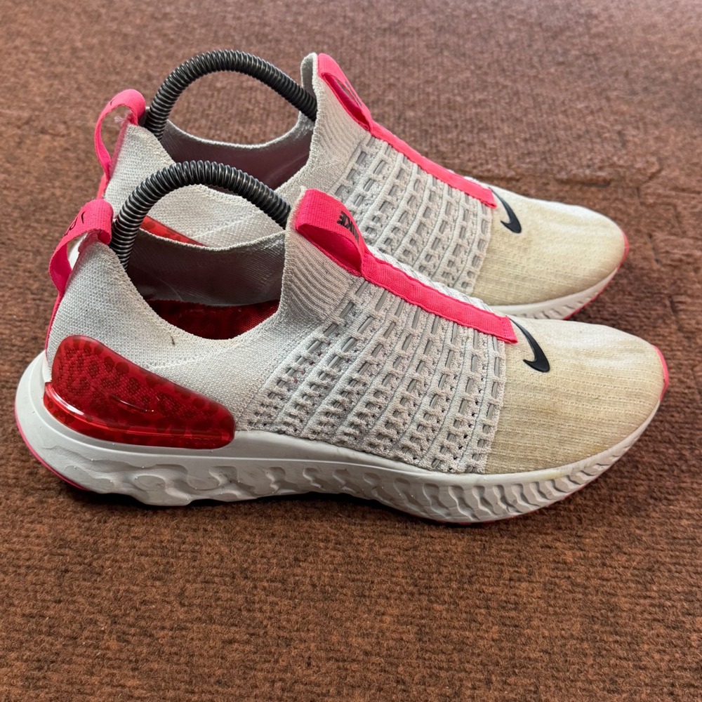 Size 10 Nike React Phantom Run Flyknit 2 Womens 10 Platinum Fireberry DM8064-001
